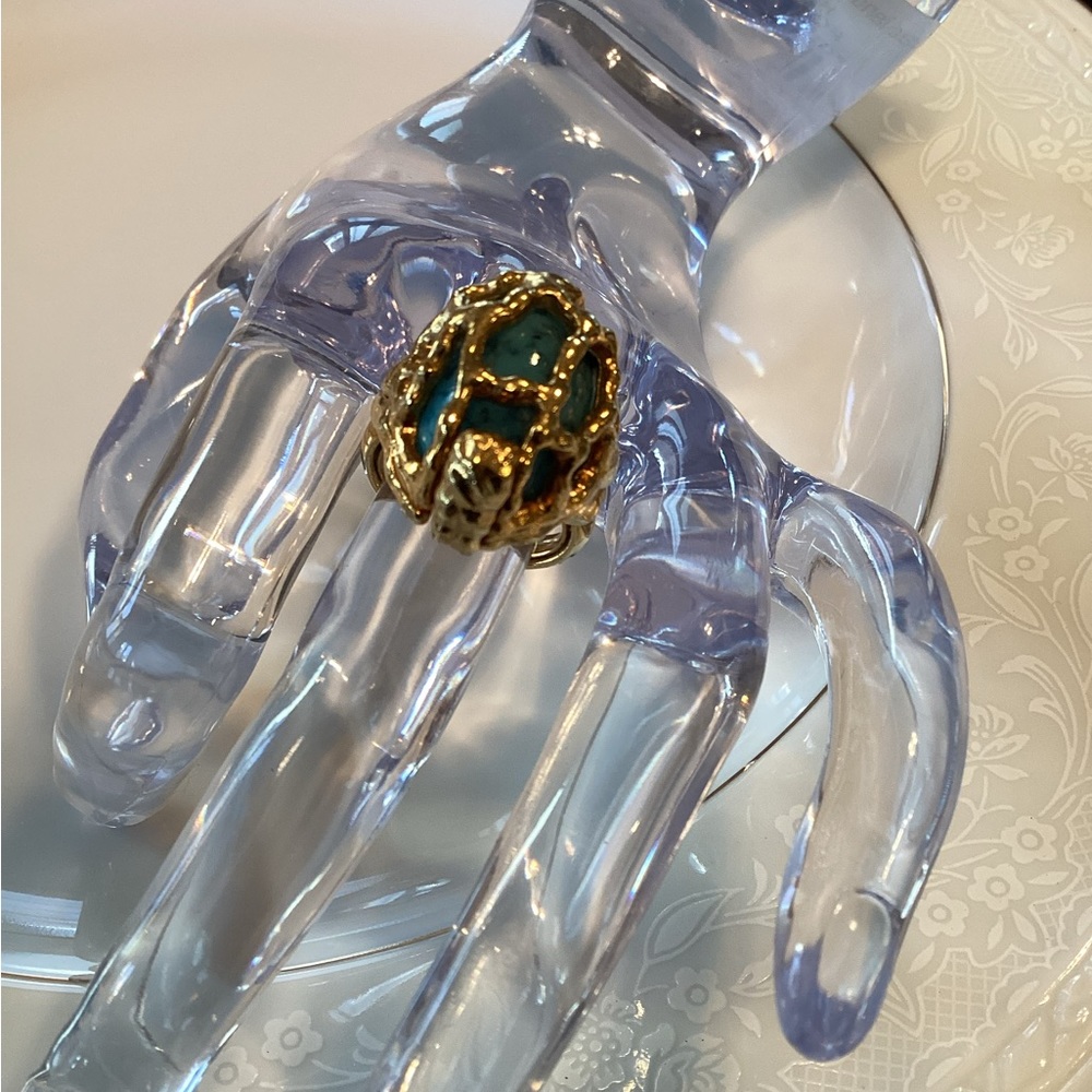 Vintage Trifari Hinged Ring - Picture 5 of 10